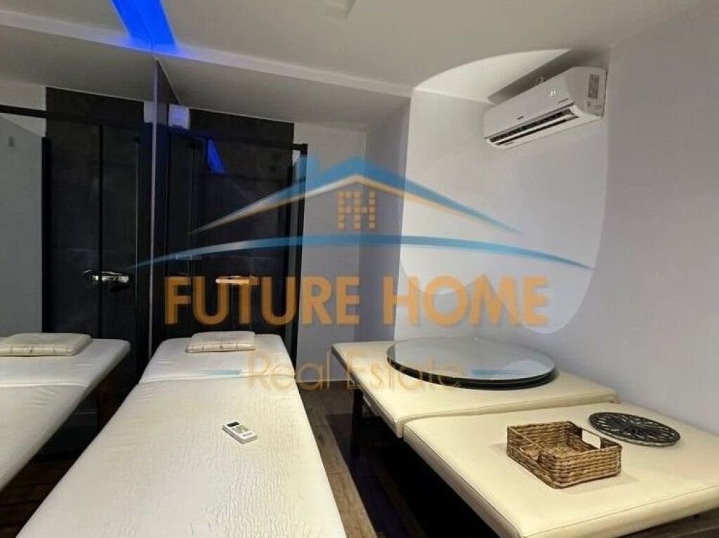 Shitet, Apartament, Petro Nini