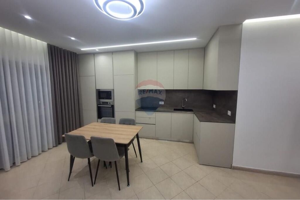 Appartamento 2+1 in affitto ad Astir