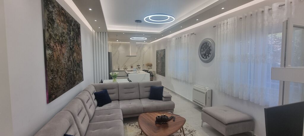 EKSKLUZIVE- Vilë 2-Katëshe për Shitje në Yrshek! 290,000 € Sip. Totale  374m2