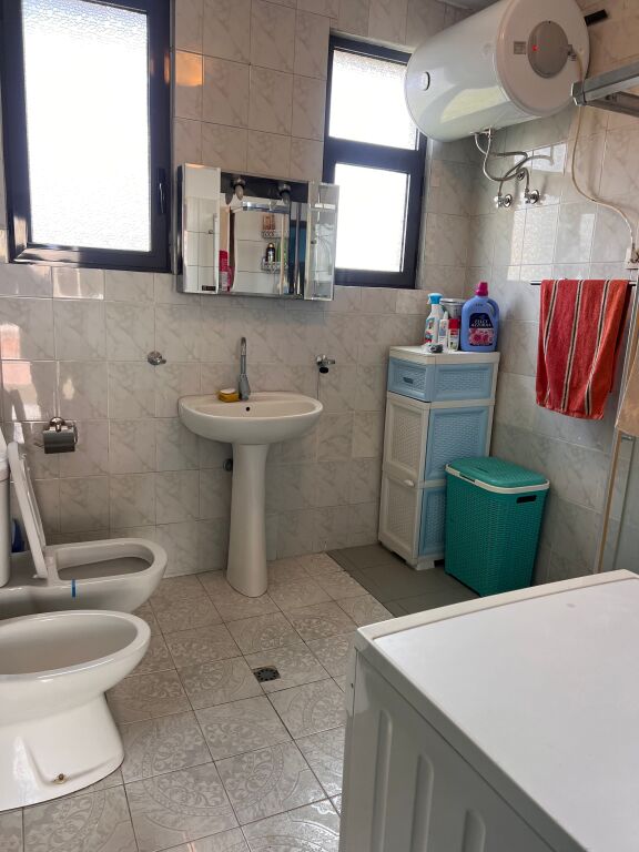 Jepet me qira 2+1+1 Laprake 450 mije leke