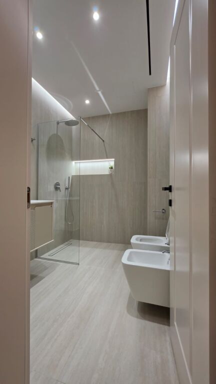 Ambient zyre me qera te RTSH/Coin