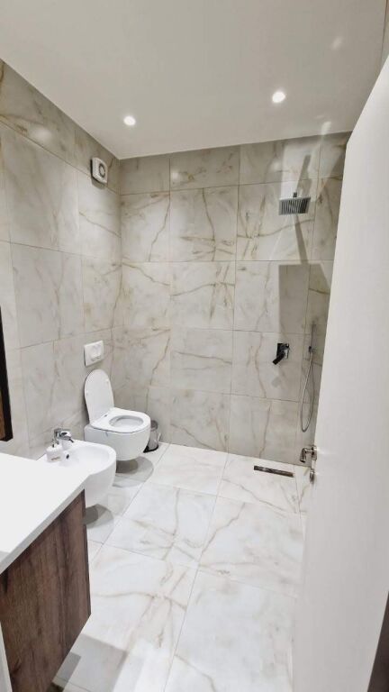 Apartment for rent 2+1+2 on Rruga e Dibrës, Tirana