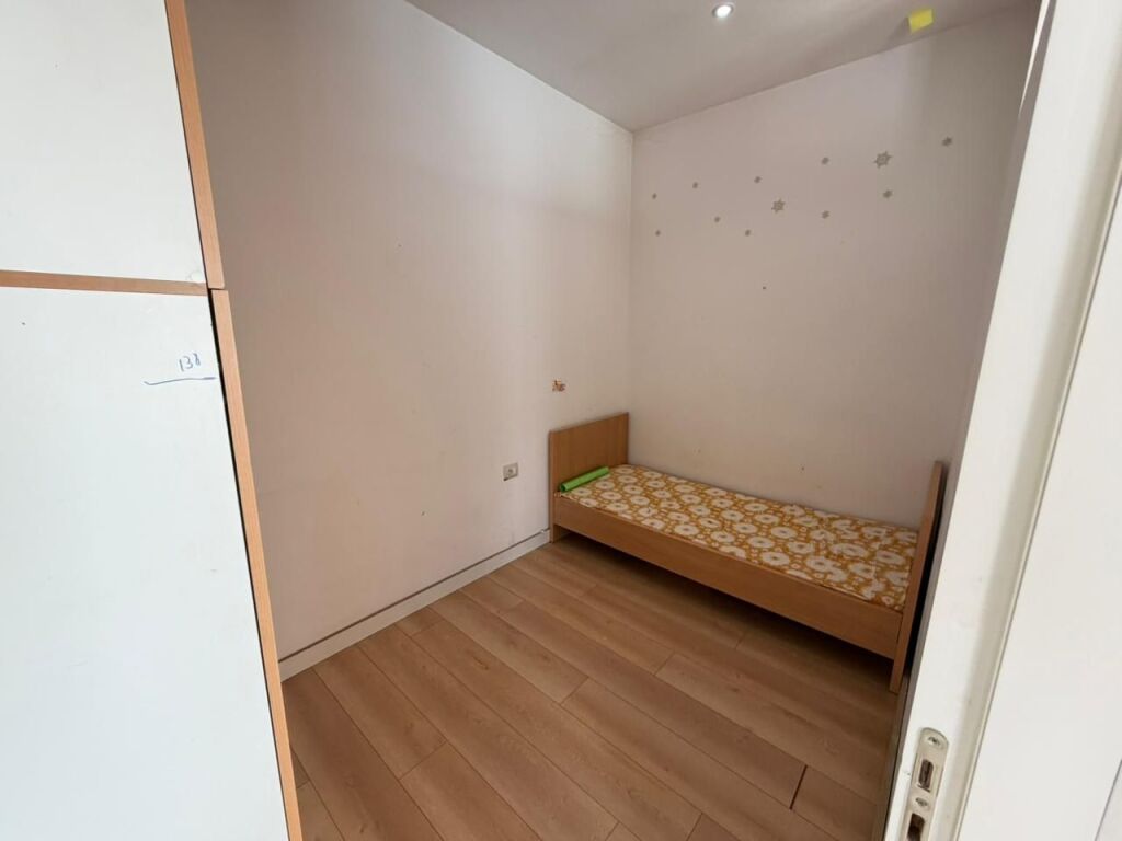 🏡 Shitet Apartament 3+1+2 me 2 ballkone 📍 Qendër Tiranë, Mine Peza (Kafe Flora)