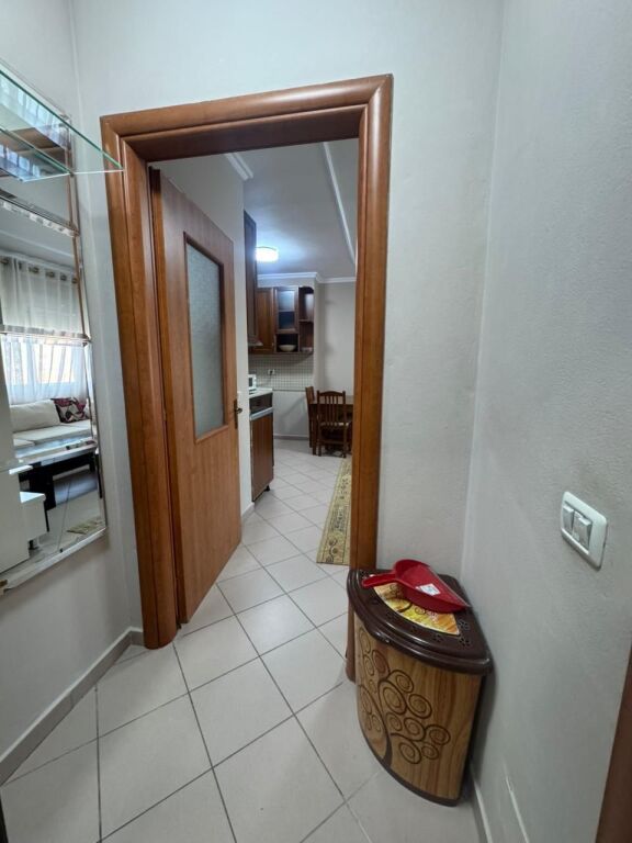 🏠JEPET ME QIRA Apartament 1+1 📍Rruga e Bogdaneve  🏢Kati i 5, me ashensor 📐Sip: 62m2 💶Cmimi: 55.000 Leke/Muaj
