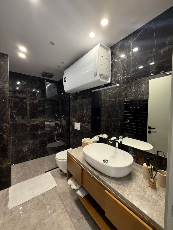 Appartamento moderno in affitto giornaliero a 21 Dhjetori