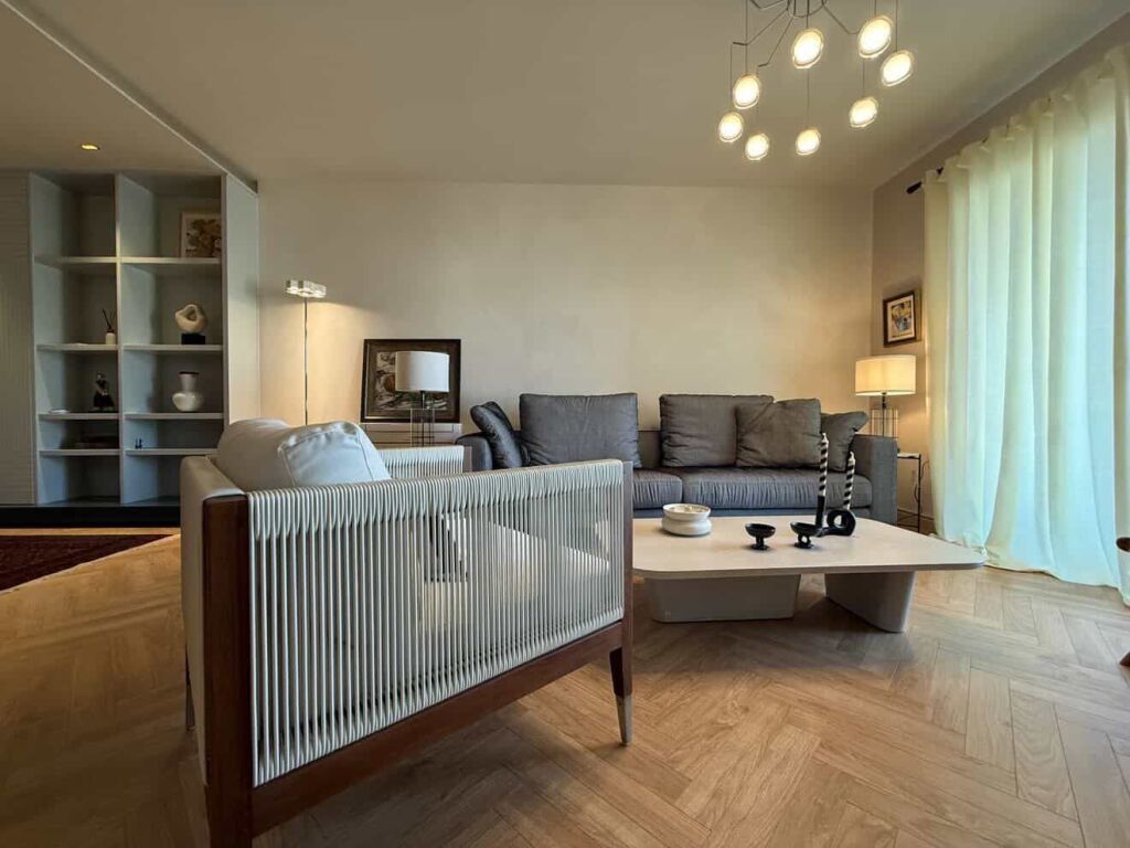 Apartament 2+1 në shitje 📍 Rruga e Elbasanit, pranë Ambasadës Amerikane 🇺🇸