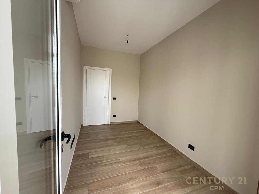 OFFICE FOR RENT AT GARDA  POSTE PARKING