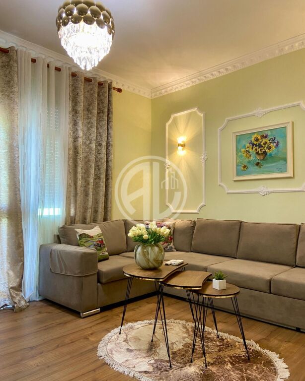 Per qira Super Apartament 1+1 Muzeumi-Durres Qender !