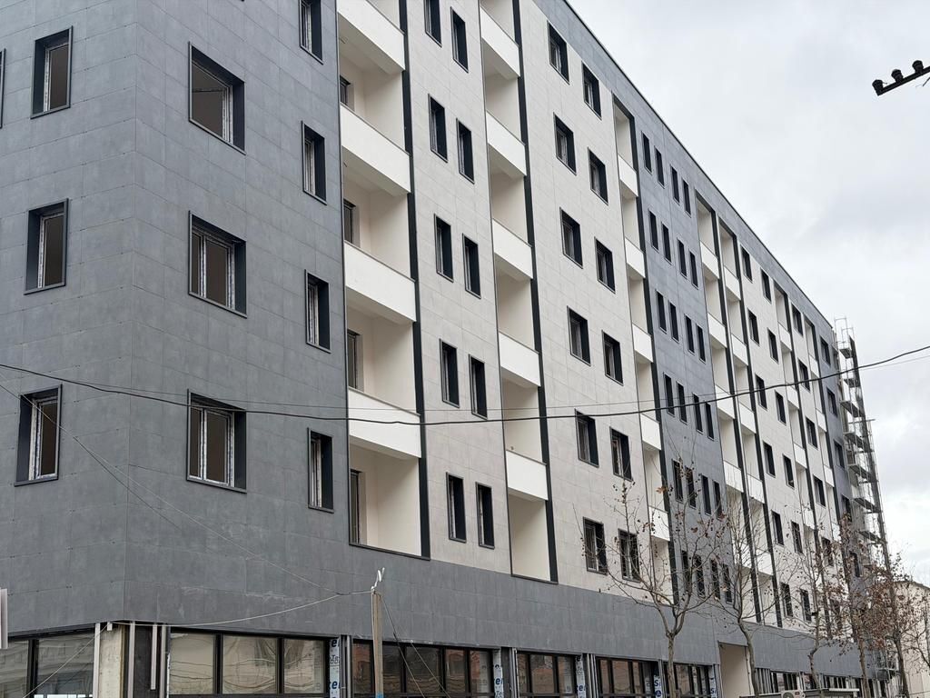 Paskuqan, we sell a 1+1 apartment in a strategic position 105,000 € Total area 70m2