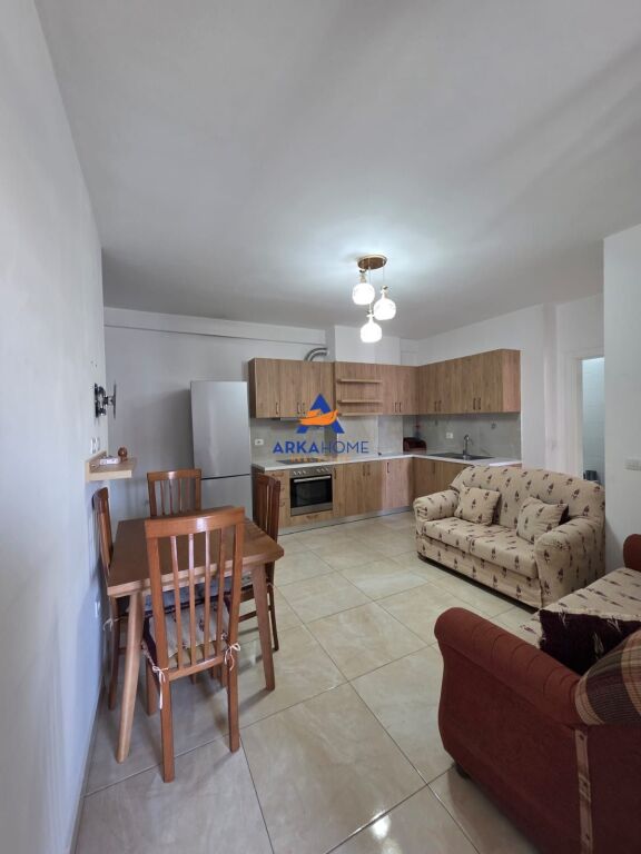 JEPET APARTAMENT ME QERA 2+1+BALLKON "PALLATI JOLLA , RRUGA SOKRAT MIHO , ASTIR" 50.000 LEKE (I DISKUTUESHEM)