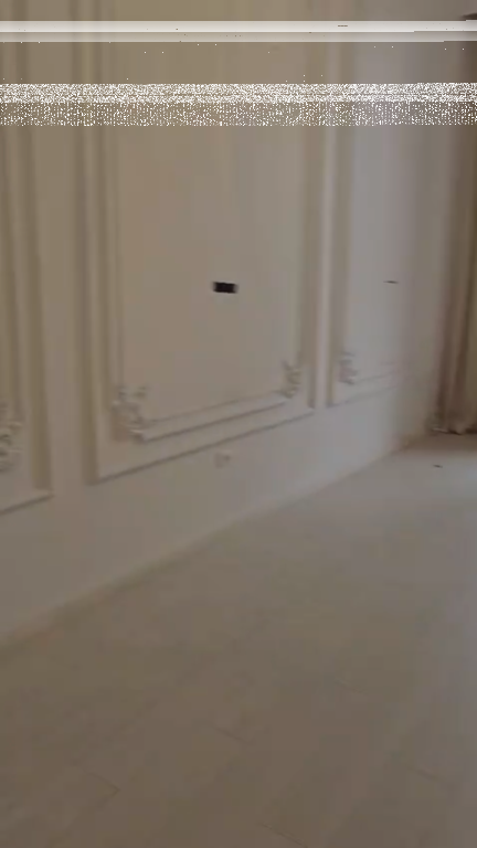 Ambiente Commerciale, Via Kavaja!