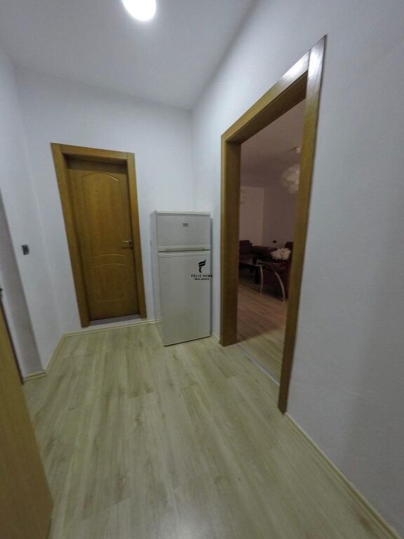 APARTAMENT ME QERA 1+1 MYSLYM SHYR 50.000 LEKE FH-66563