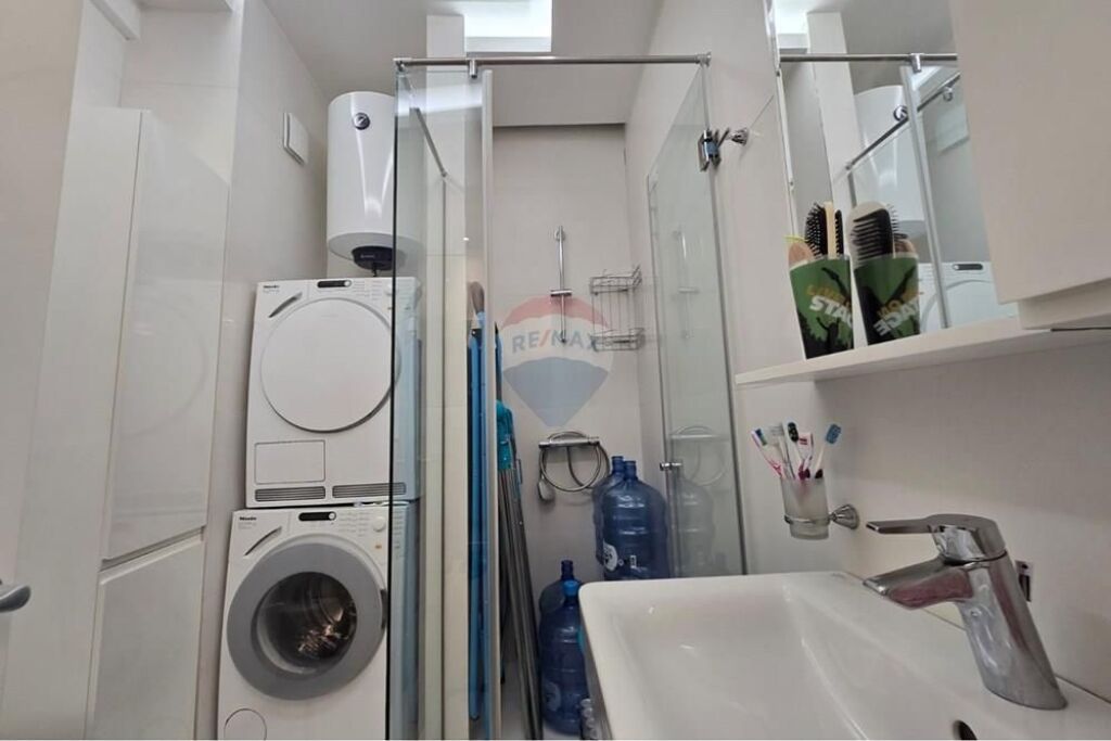 Apartment 2+1 for sale at Kmuna e Parisit !