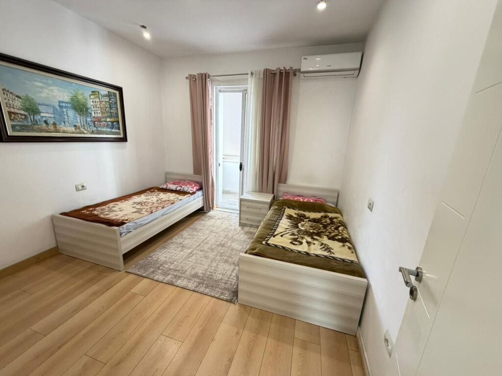 🏡 Shitet Apartament 3+1+2 me 2 ballkone 📍 Qendër Tiranë, Mine Peza (Kafe Flora)
