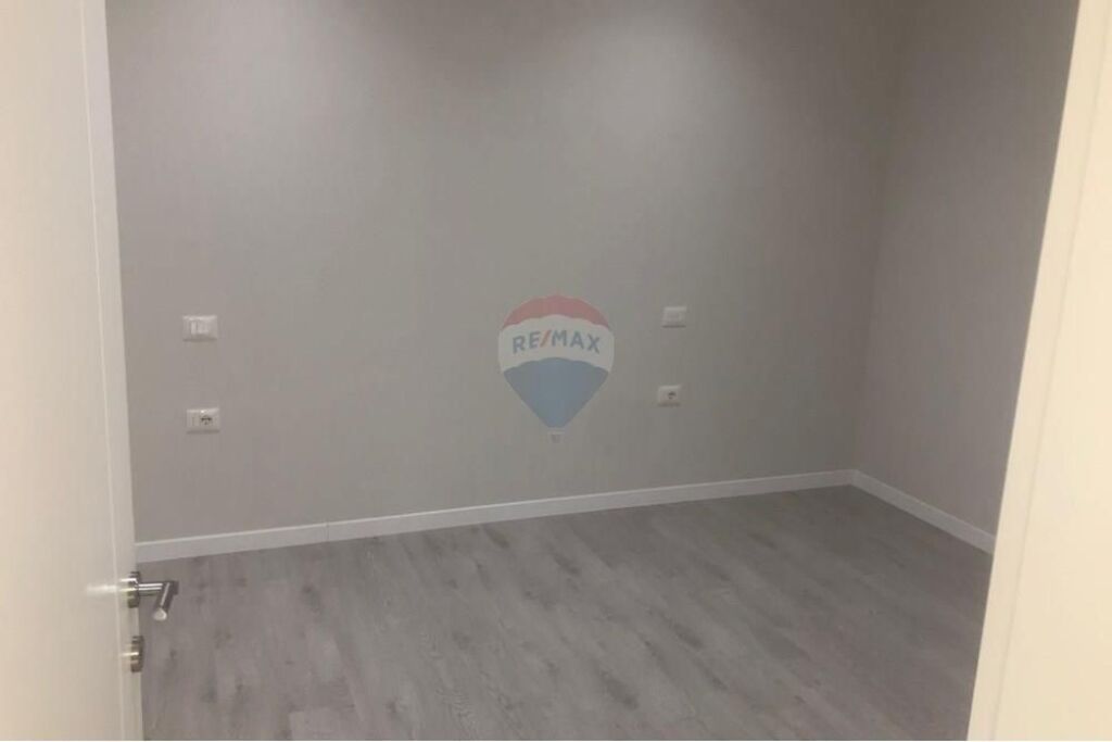 Building - For Rent - Kodra e Priftit, Tirana