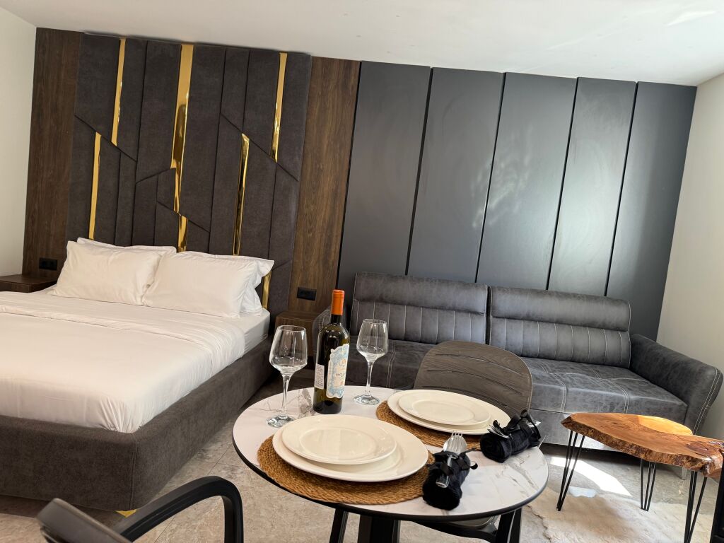 Appartamento moderno in affitto giornaliero a 21 Dhjetori