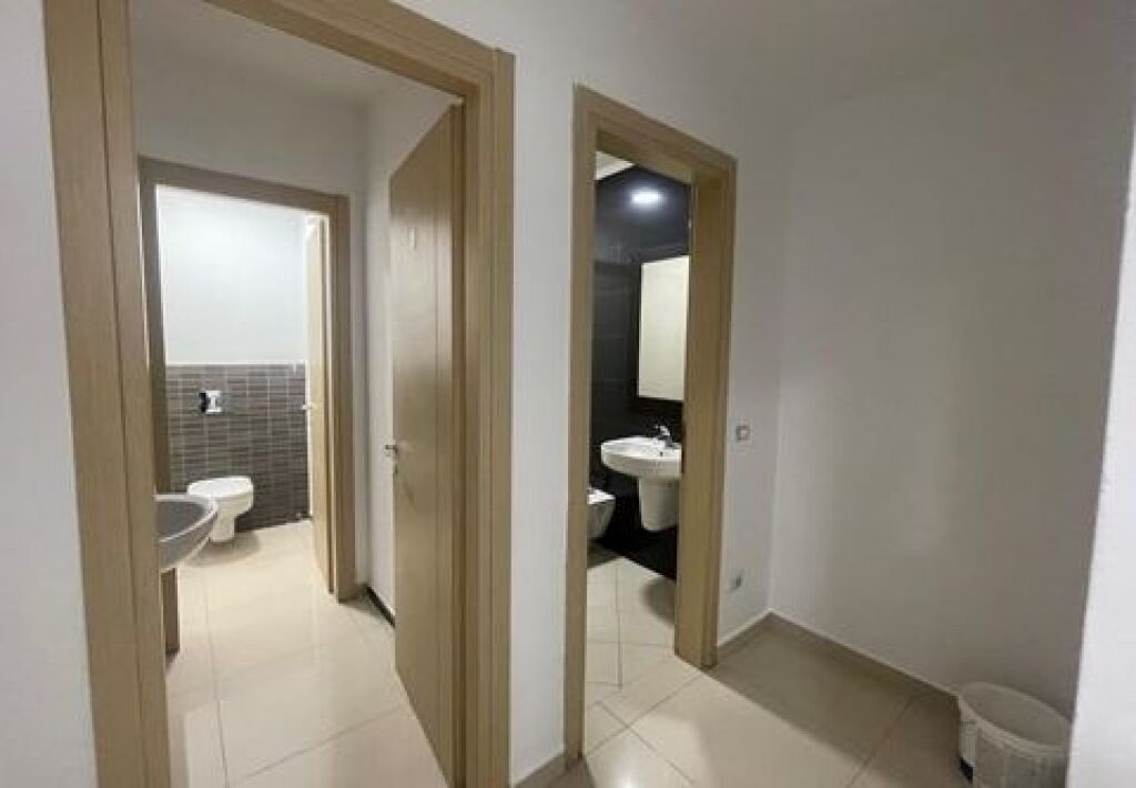 Spazio ufficio in affitto - Complesso Delijorgji