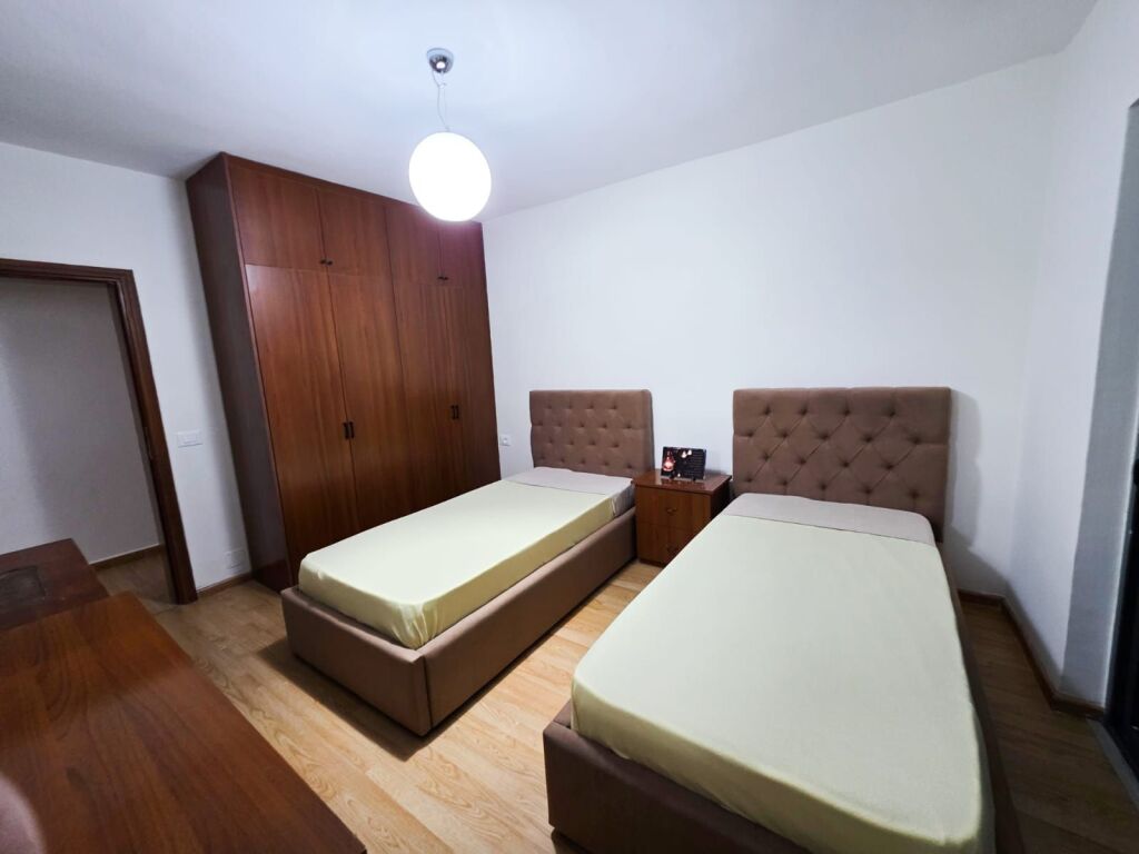 JEPET ME QERA APARTAMENT 4+1 – RRUGA MINE PEZA .