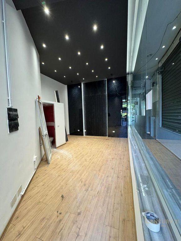 NEGOZIO IN AFFITTO IN VIA BARRICATE !