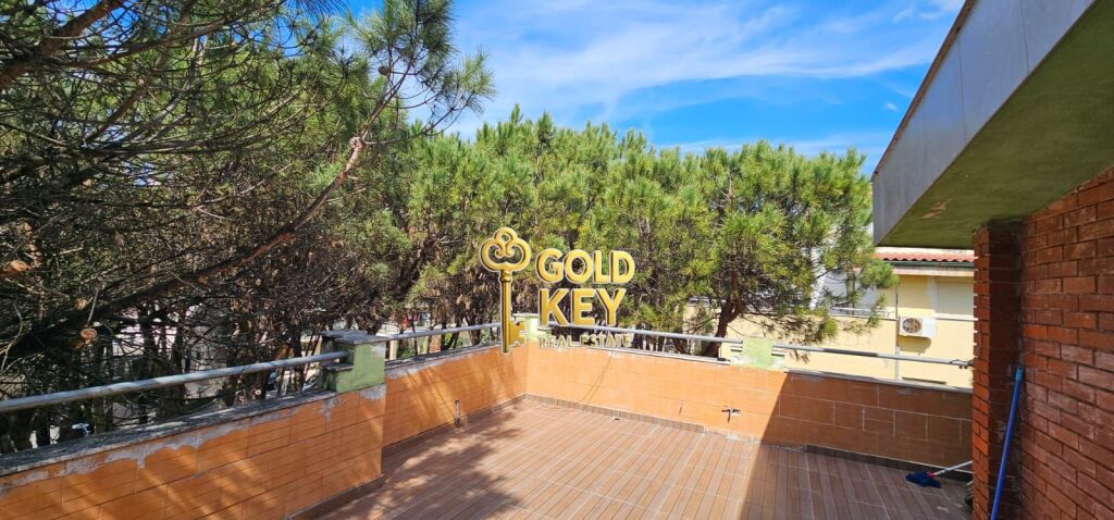 VENDITA PAPAFINGO GOLEM DURRES.