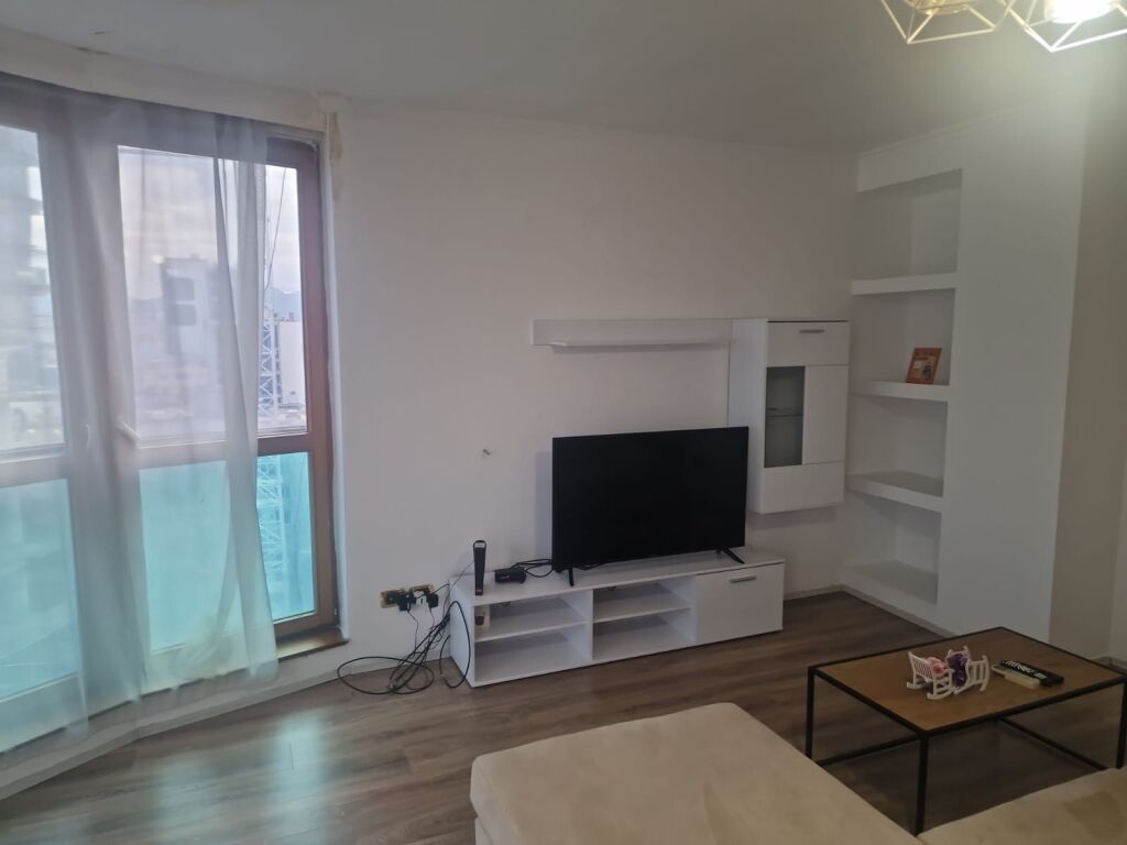 Shitet apartament eskluzive 2+1 ne Qender te Tiranes.