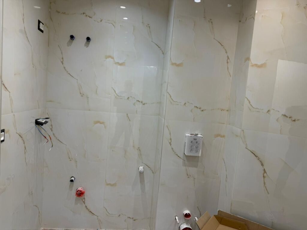 Apartament 1+1, 21 Dhjetori!