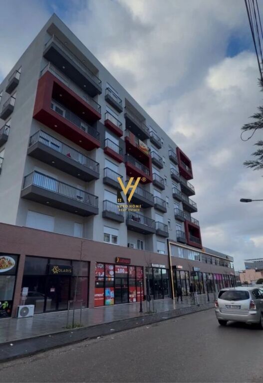 BUSINESS PREMISES FOR SALE 93 M2 IN KAMEZ, TEUTA STREET 231,750 EURO