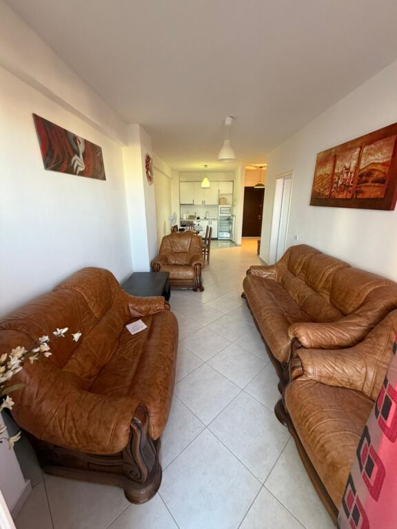 Jepet me qira apartament 1+1 ne spitalle pran Big Marketit!!