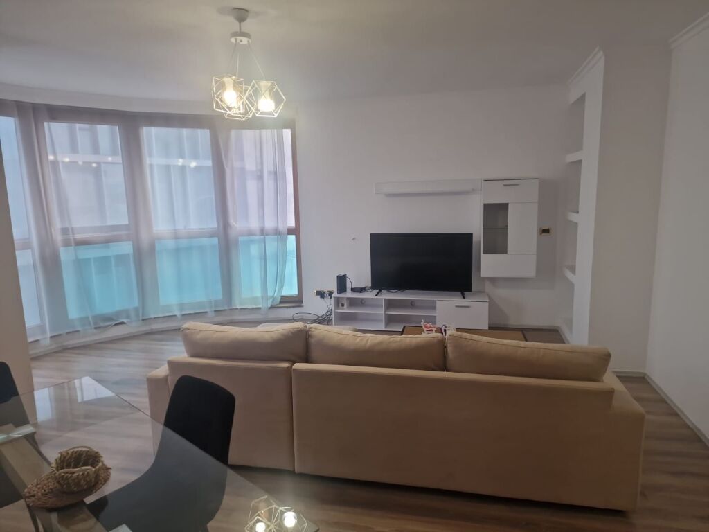 Shitet apartament eskluzive 2+1 ne Qender te Tiranes.