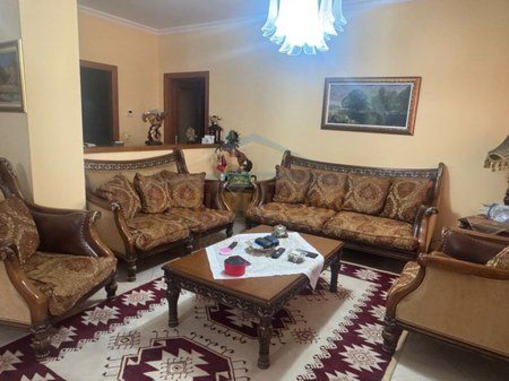 Shitet, Apartament 2+1+2, Komuna e Parisit, Tirane