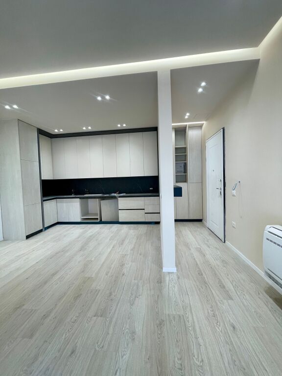 Apartament 2+1 Me Qera te Kompleksi Delijorgji!