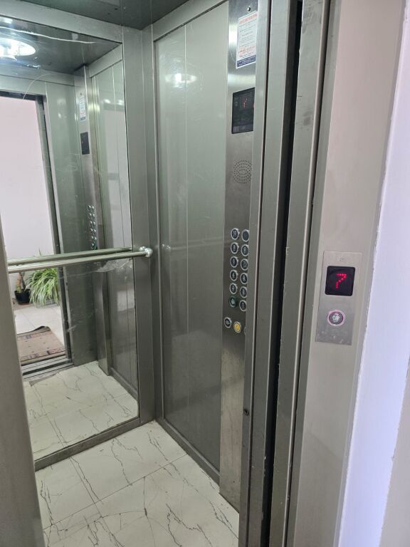 Apartament 2+1+2 në shitje, ideal për banim familjar ose investim.