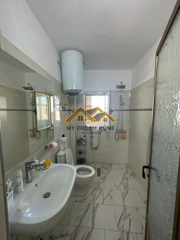 JEPET APARTAMENT1+1 ME QIRA PRAN SHKOLLA QEMAL MICI, DURRES!