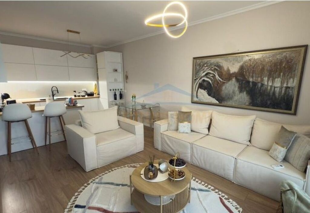 Shitet, Apartament 2+1+Post Parkimi, Rruga Jordan Misja, Tirane.