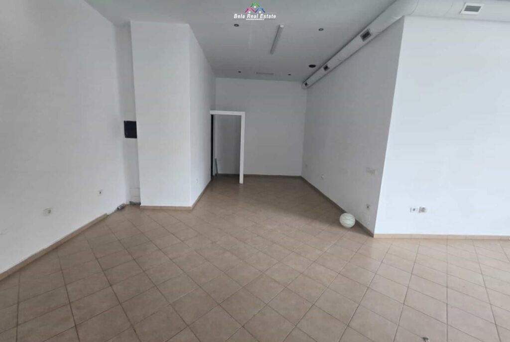 Dyqan Me Qera Tek Bulevardi Zogu i Pare (ID BZ232) Tirane