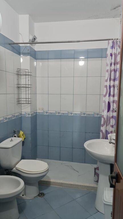 📣 Jepet me qera apartament 2+1 📍 Adresa: Rruga Riza Cerova💶 Çmimi: 500€ / muaj