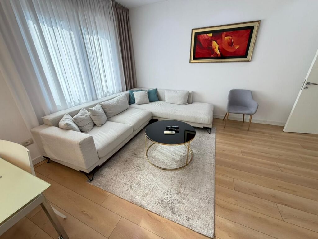 🏡 Shitet Apartament 3+1+2 me 2 ballkone 📍 Qendër Tiranë, Mine Peza (Kafe Flora)