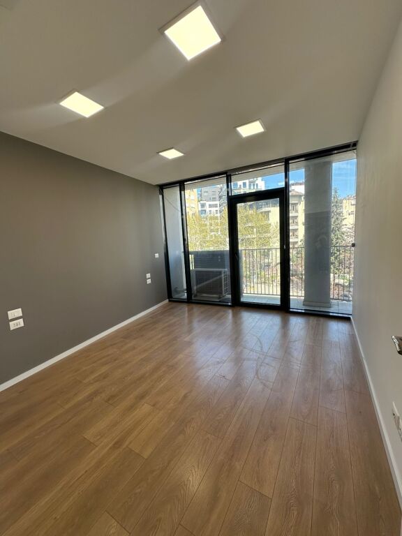 🏡 Jepet ambient per zyre me qira te Lake View