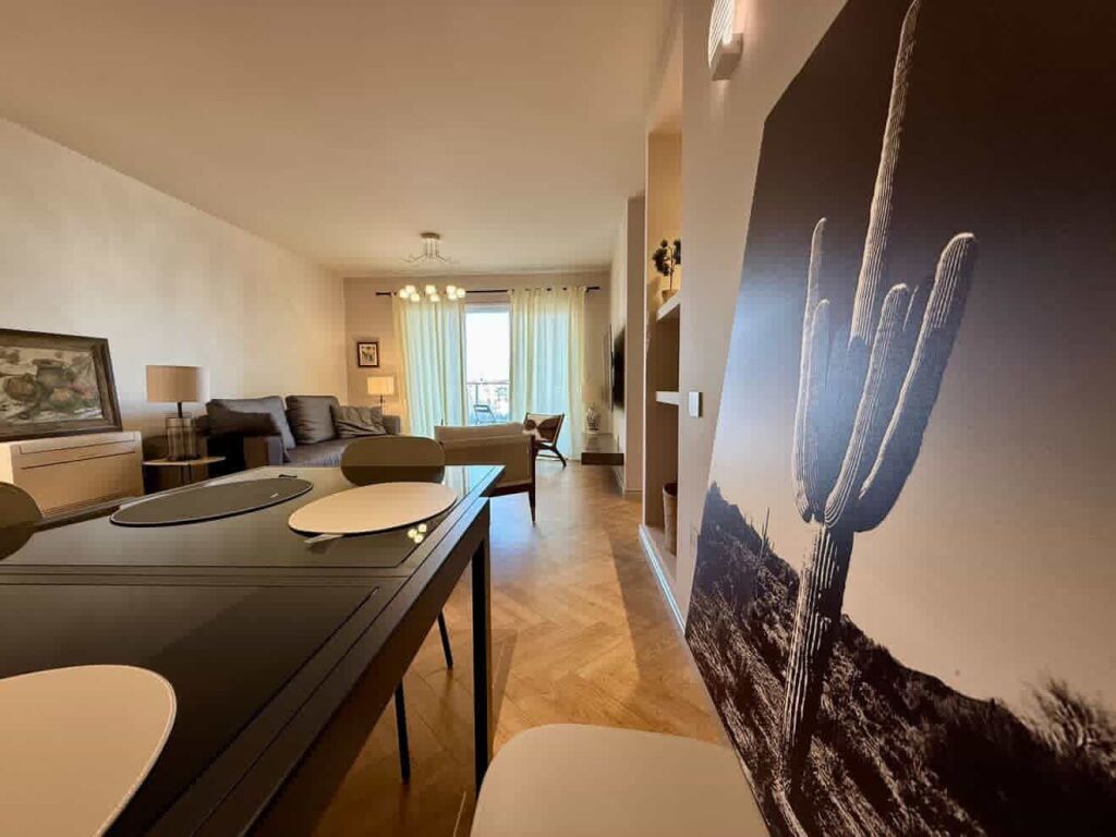 Apartament 2+1 në shitje 📍 Rruga e Elbasanit, pranë Ambasadës Amerikane 🇺🇸