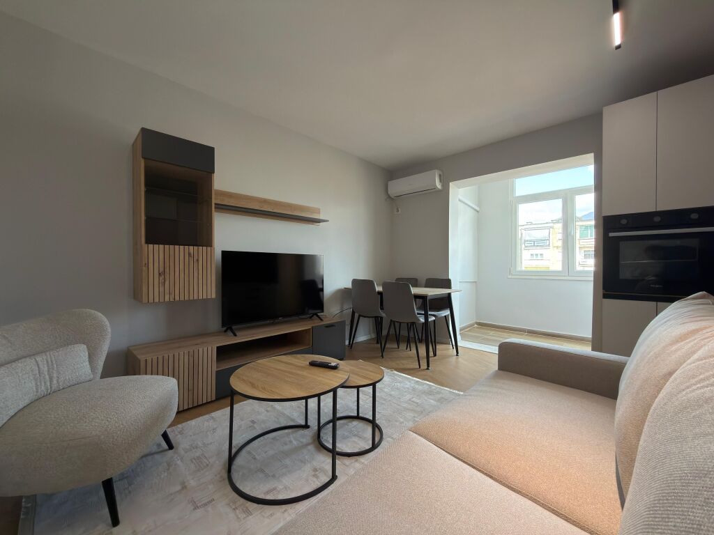 Apartament 1+1 ne shitje! Qender/ Selvia