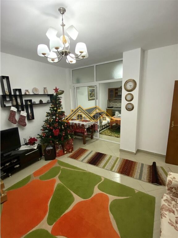 SHITET SHTEPI PRIVATE NE PORTO ROMANO DURRES !!