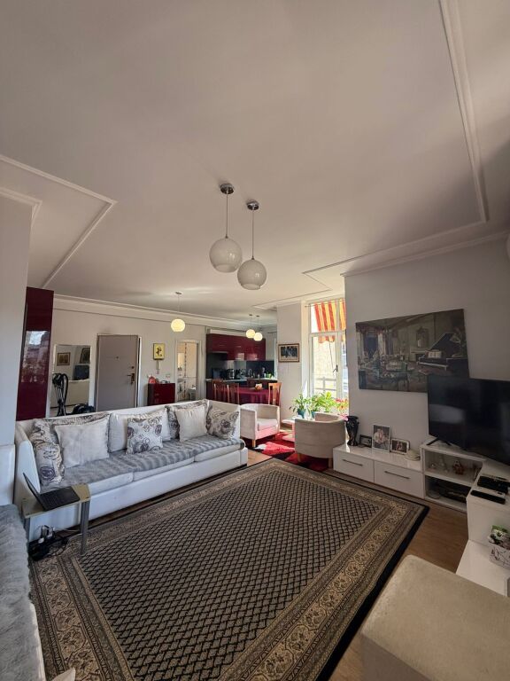 Shitet apartament 2+1+2 tualete te Rruga e Bogdaneve