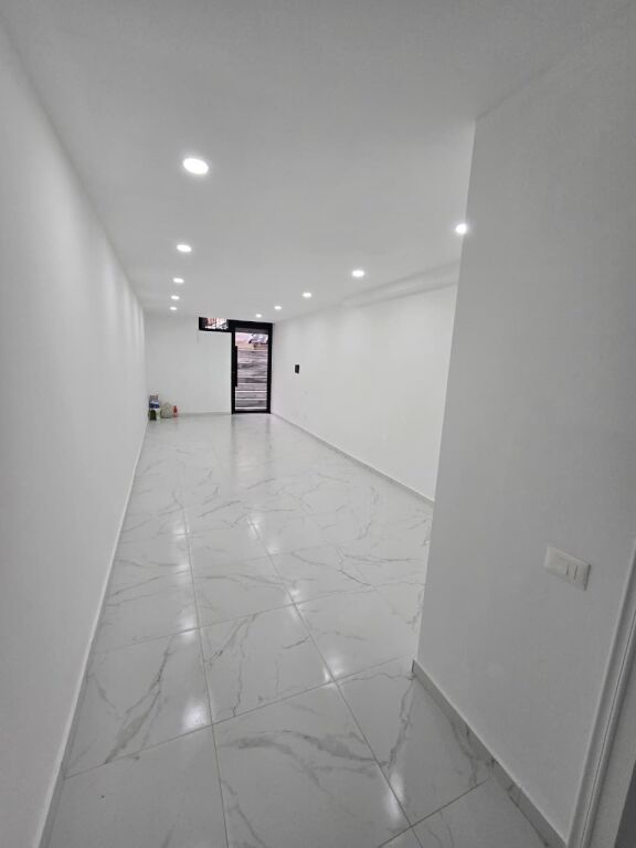 Locale Commerciale in Vendita - Vasil Shanto !