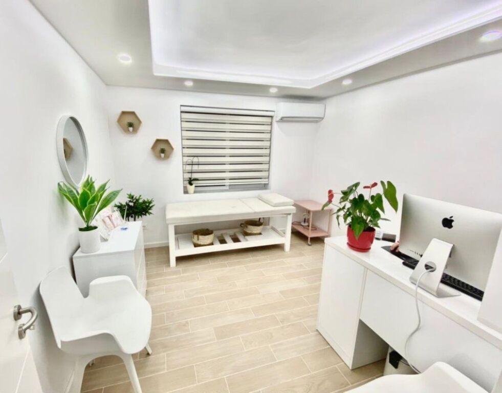 Negozio estetico in affitto a Vasil Shanto (ID BD21679) Tirana​