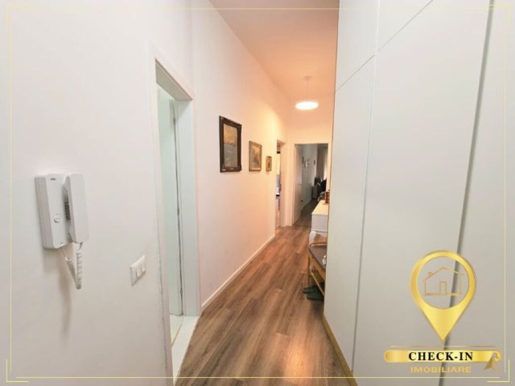 Shitet apartament 2+1+2 tek Pazari i Ri