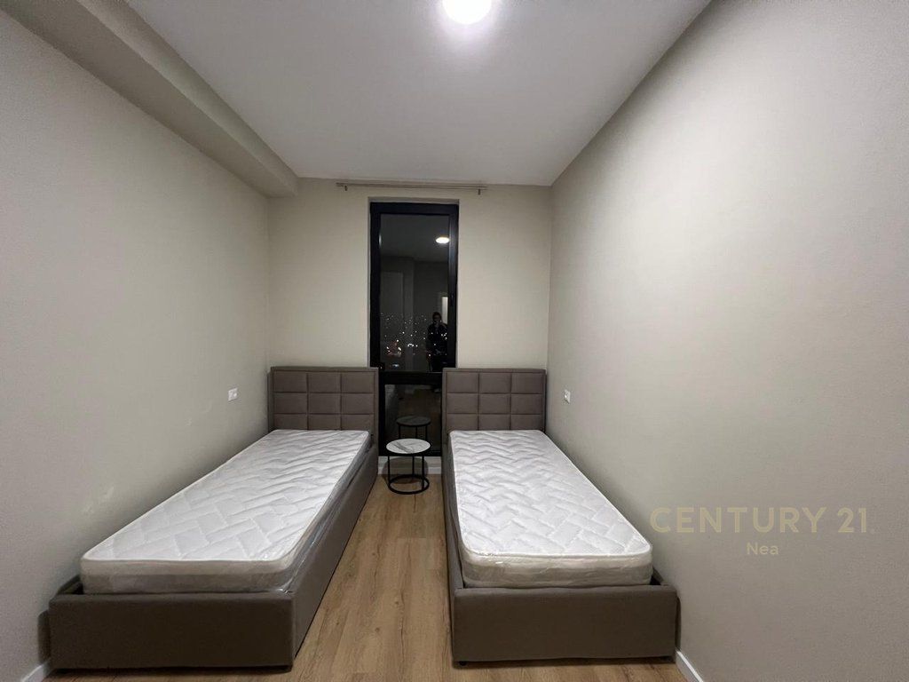 SHITET APARTAMENT 2+1 TEK BULEVARDI I RI