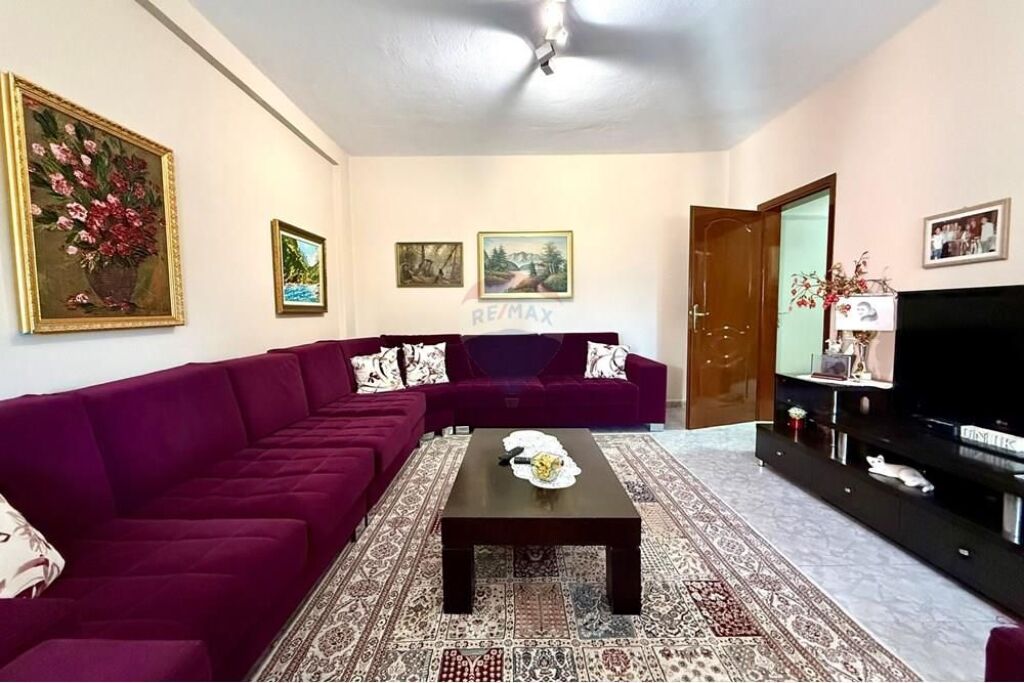 Apartament - Për Shitje - Rruga Ali Demi, Tiranë