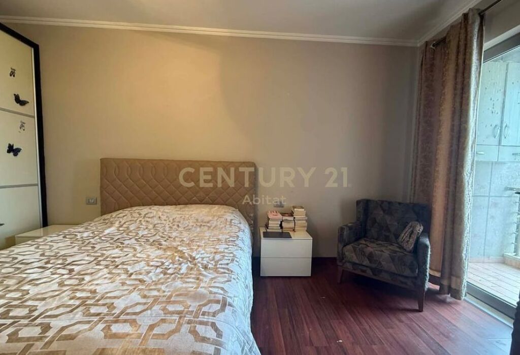 SHITET APARTAMENT 2+1+1 NE ZONEN E OXHAKUT