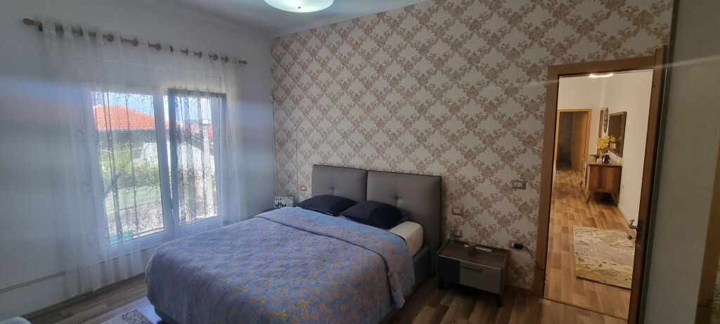 EKSKLUZIVE- Vilë 2-Katëshe për Shitje në Yrshek! 290,000 € Sip. Totale  374m2