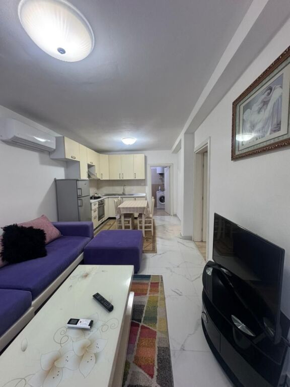 🏠JEPET ME QIRA Hyrje 2+1 ne Vile private 📍5 Maji  🏢Kati i 1 💶Cmimi: 45.000 Leke/Muaj